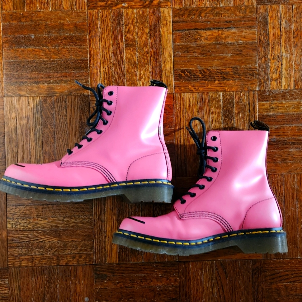 Made in Asia Doc Marten Boots - Picture 5 of 9